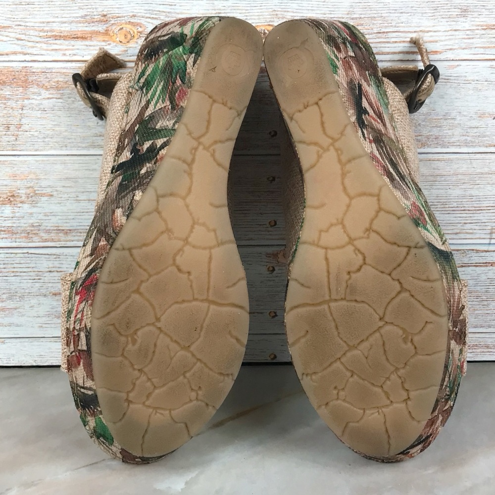 Born Emmy II Citrus Fabric Wedge Platform Sandals w/ Floral EUC - Picture 8 of 10